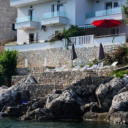 Amazing Beach Villa Becir Near Dubrovnik