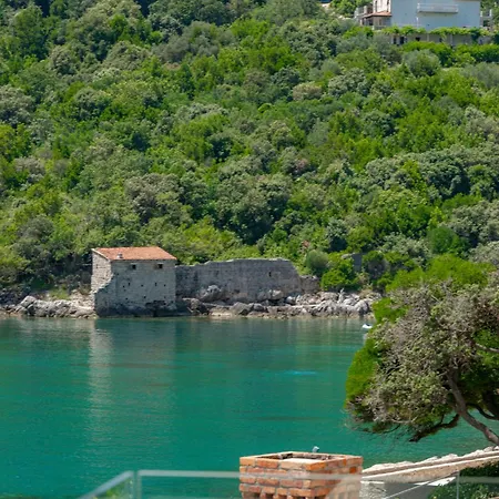 Amazing Beach Villa Becir Near Dubrovnik Villa Molunat