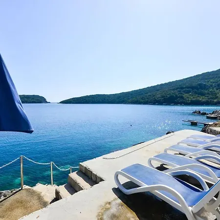 Amazing Beach Villa Becir Near Dubrovnik