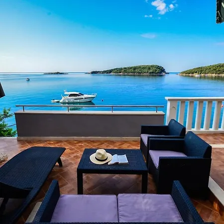 Amazing Beach Villa Becir Near Dubrovnik